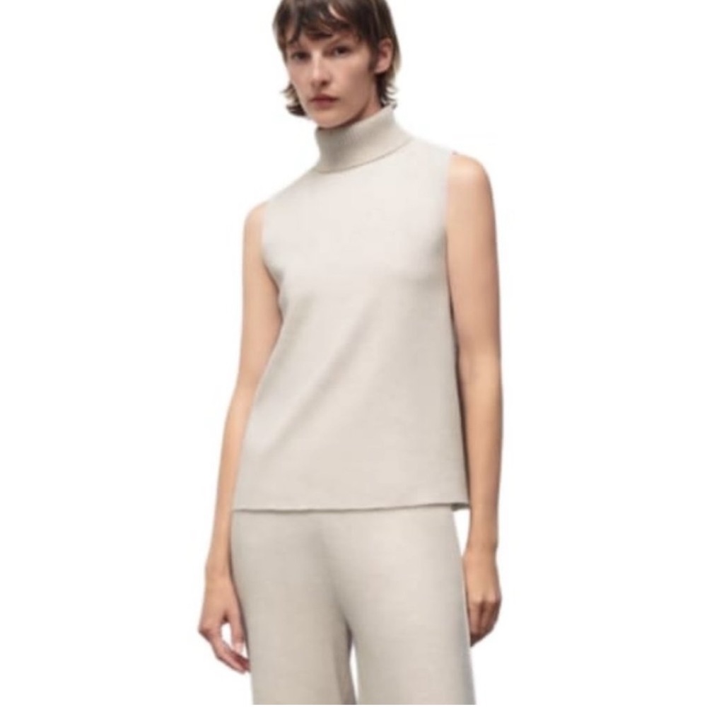 Zara Turtle Neck Sleeveless Sweater, Oatmeal, Size Medium